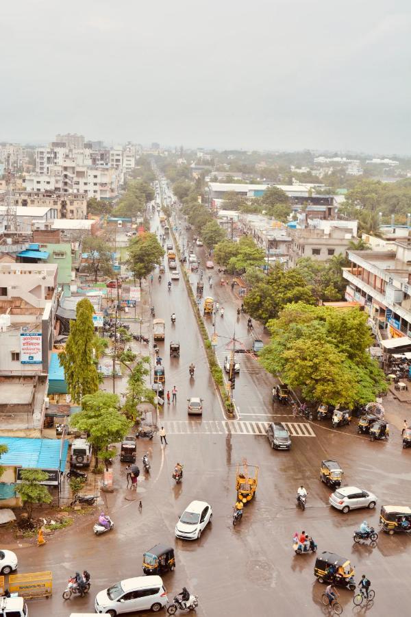 Hotel Oberon Solapur Esterno foto