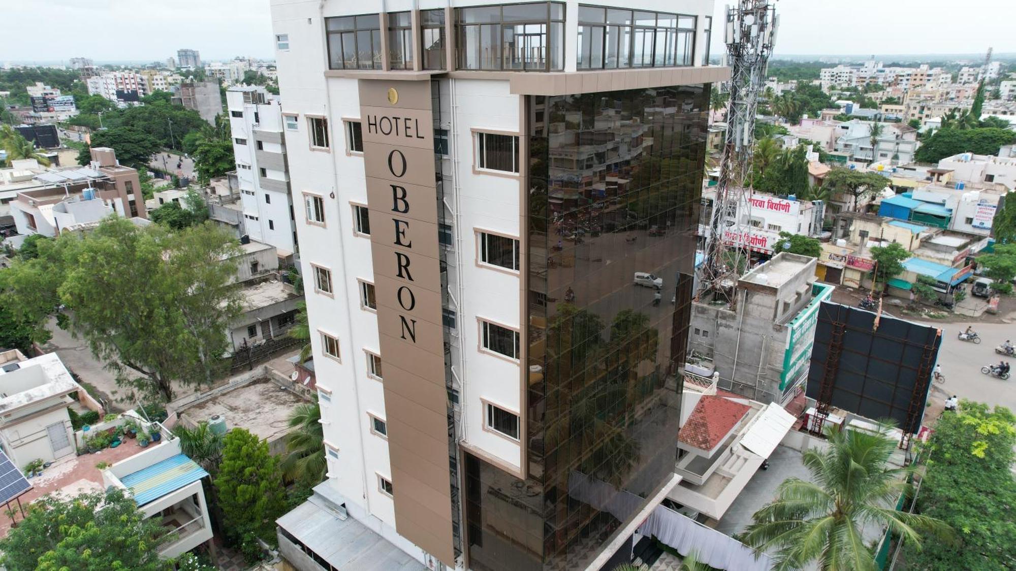 Hotel Oberon Solapur Esterno foto